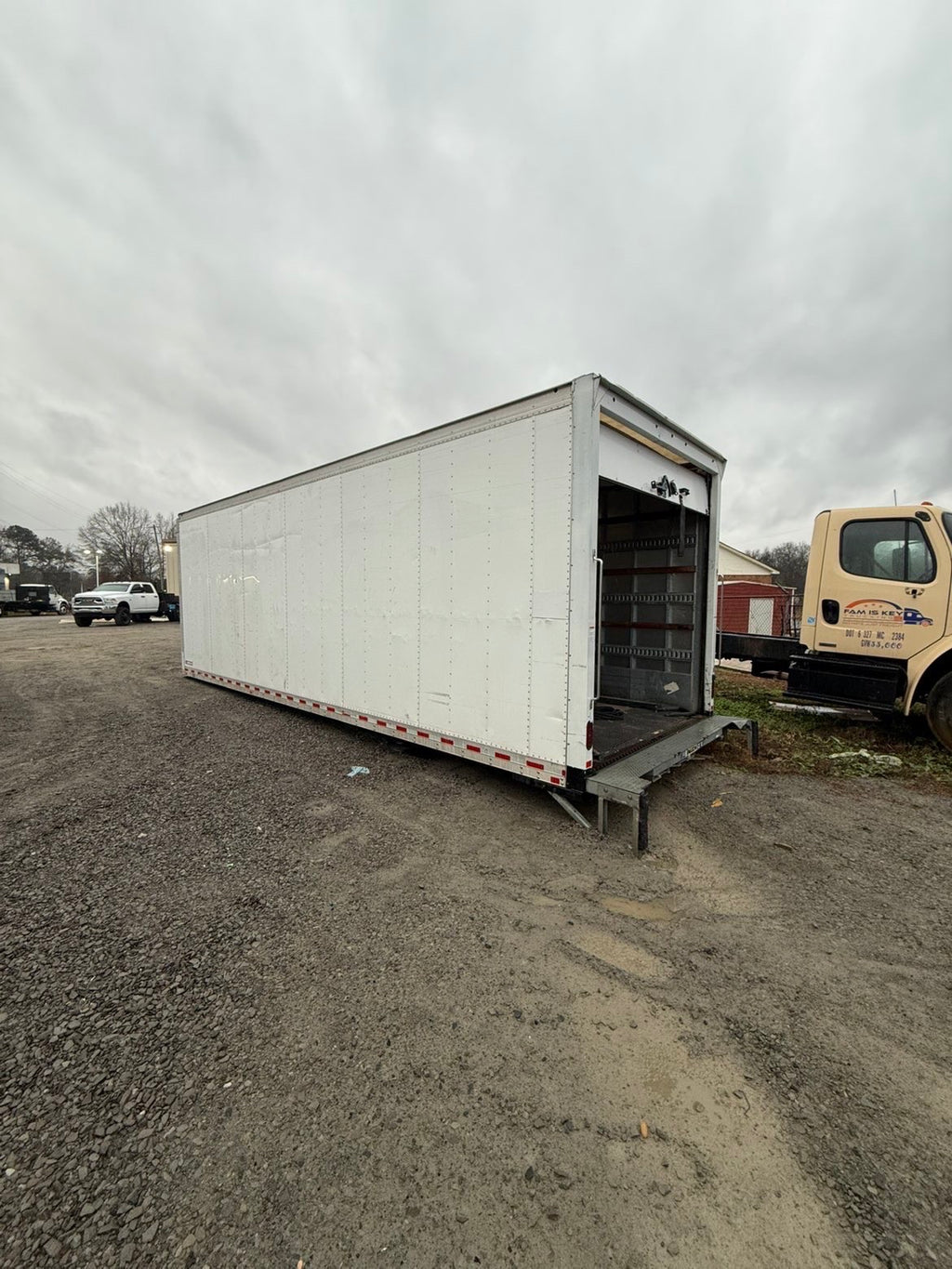 2020 26ft Morgan Box (White)