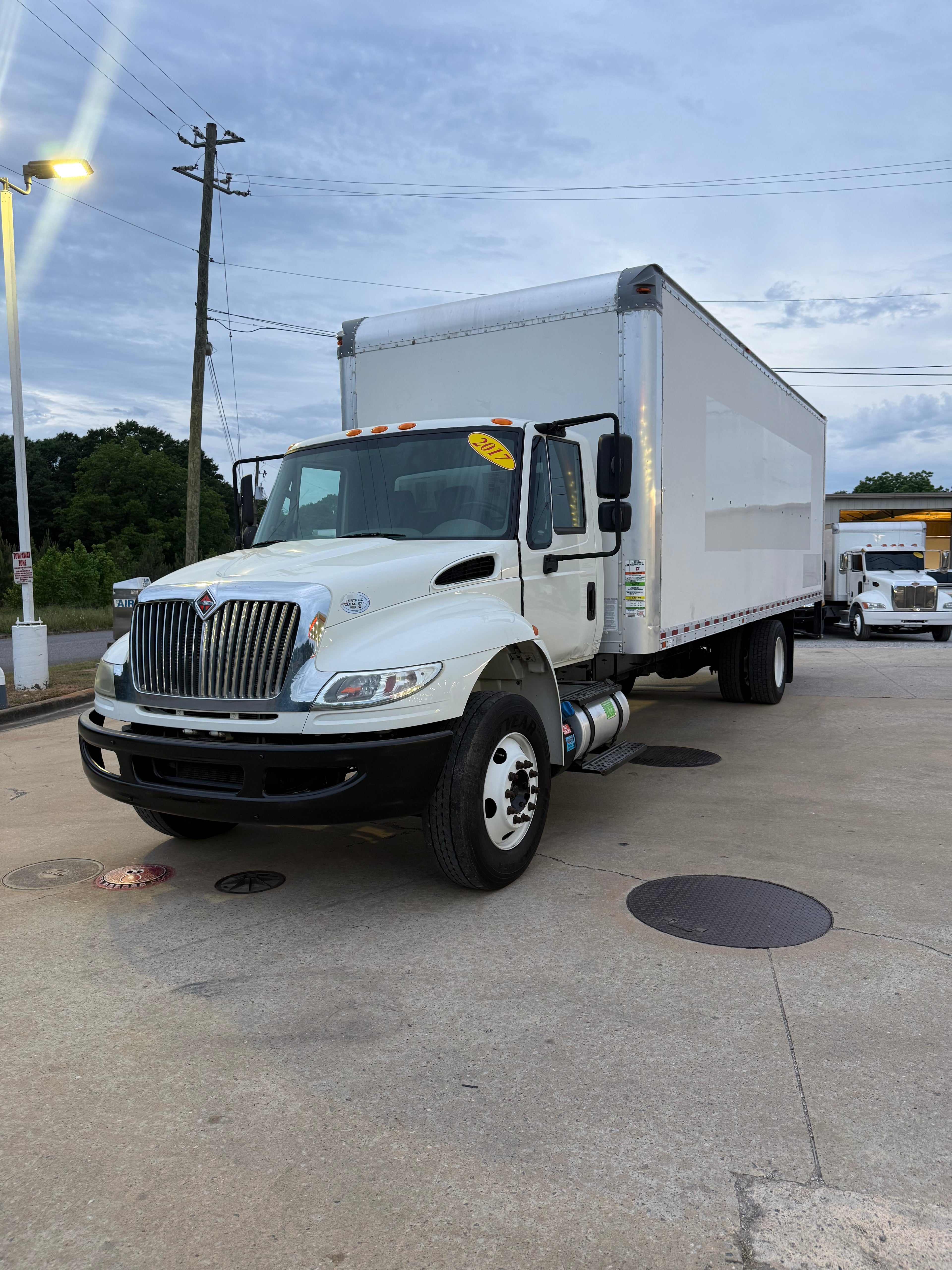 2017 International 4300 - 191k Miles